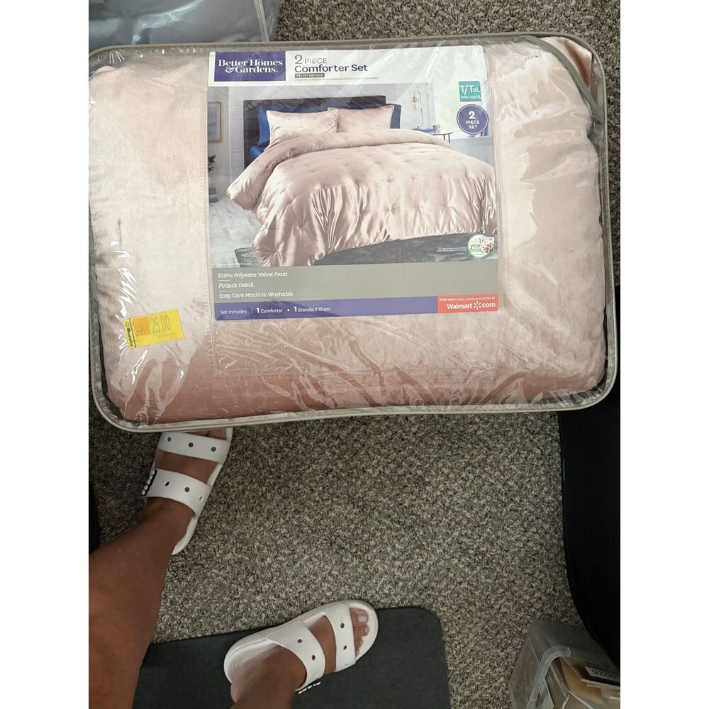 Better Homes and Gardens NEW pink XLTwin comforter set